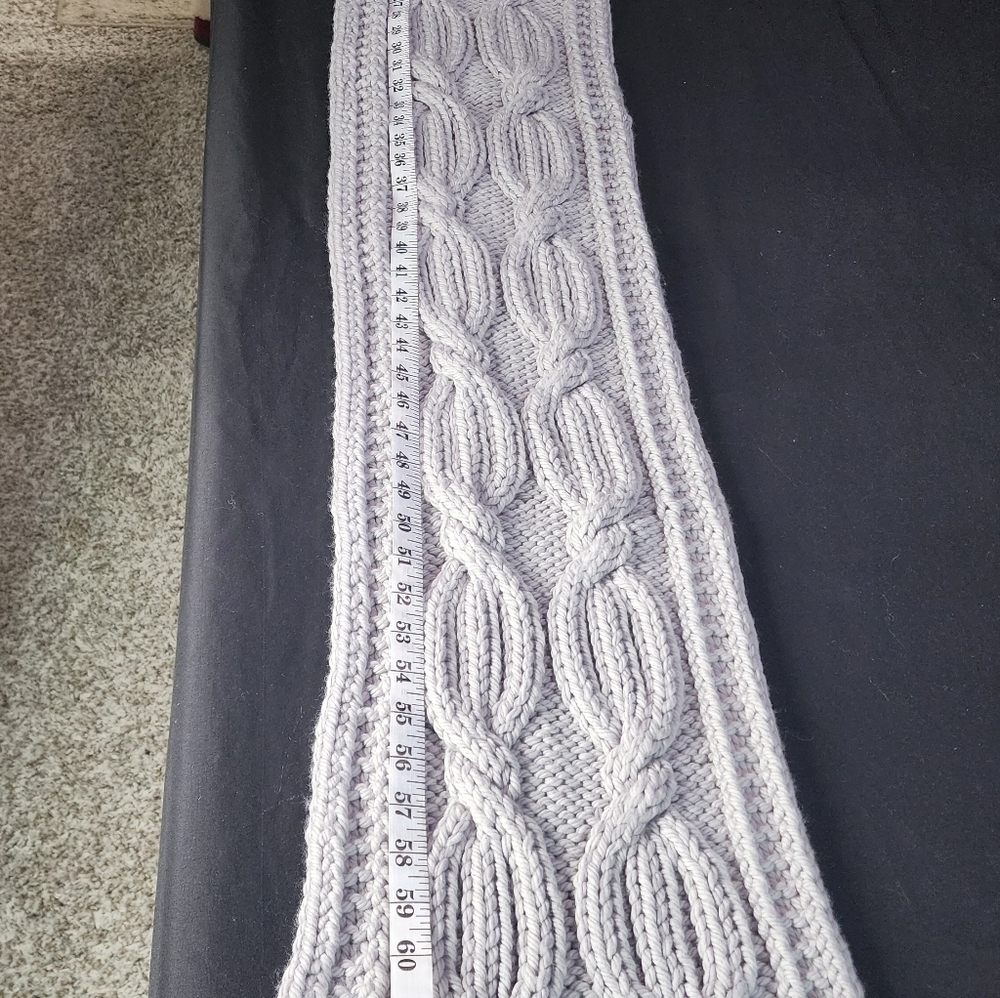 Hand Made Cable Knit Gray Scarf - 100% Merino Wool - Knit By Myself - Picture 6 of 8